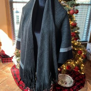 Shawl Wrap - EXCELLENT Condition